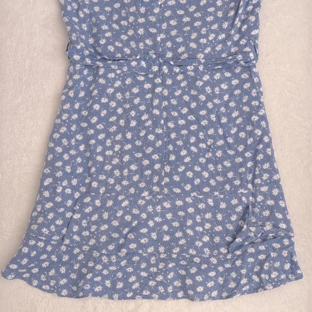 Bardot Junior | Ditsy Floral Print Ruffle Faux Wrap Mini Dress Blue/White (10) - Picture 15 of 16